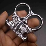 All-metal life-saving tool two-fingered cartoon anti-wolf self-defense key pendant survival hand buckle white bone essence two-fingered tiger - Image 2